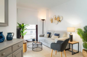 Santa Justa II Suite Apartment, Seville